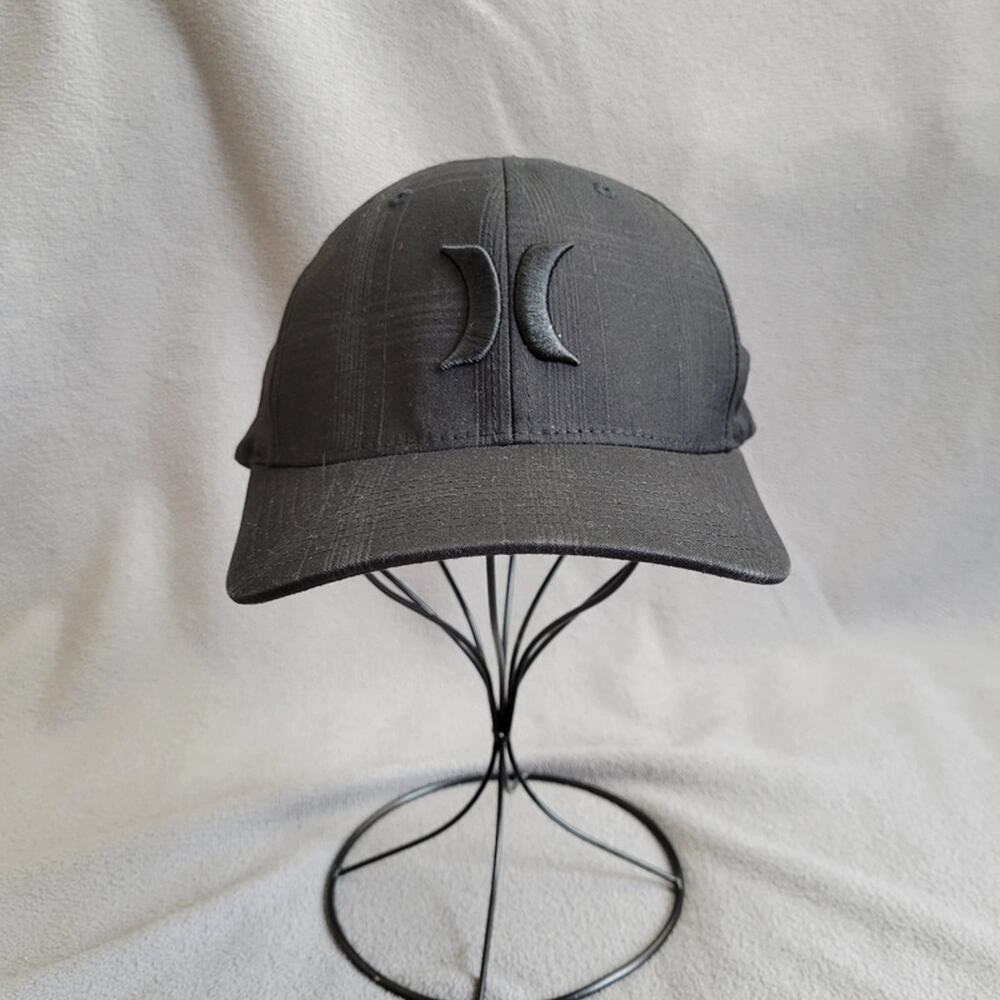 HURLEY Plaid Hat Fitted Cap Black Flexfit Small Medium Yupoong Embroidered